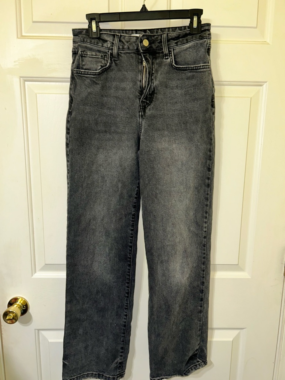 Forever 21 Women's Straight Leg Jeans in Washed Black
